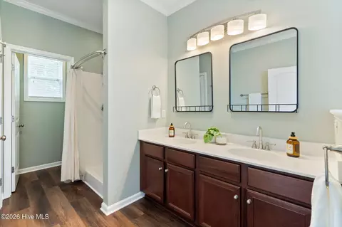 Bath - 115 Bunchberry Ct, Hampstead, NC 28443 photo 2 of 6