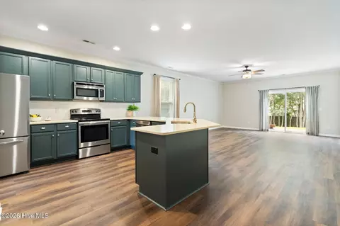 Kitchen - 115 Bunchberry Ct, Hampstead, NC 28443 photo 1 of 5