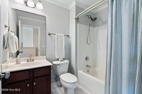 Bath - 115 Bunchberry Ct, Hampstead, NC 28443 photo 5 of 6