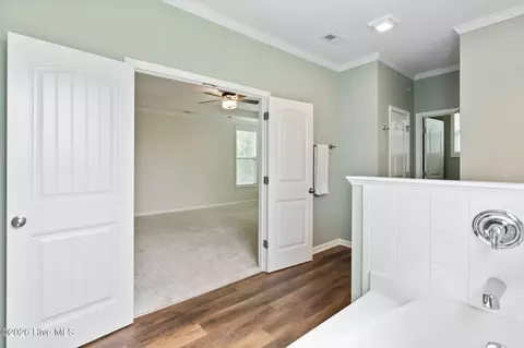 Entry Way - 115 Bunchberry Ct, Hampstead, NC 28443 photo 6 of 7