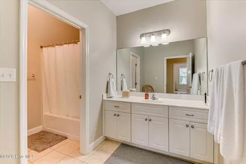 Bath - 906 Nerium Trl, Evans, GA 30809 photo 5 of 5