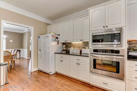 Kitchen - 906 Nerium Trl, Evans, GA 30809 photo 6 of 8