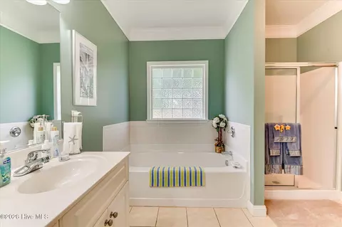 Bath - 906 Nerium Trl, Evans, GA 30809 photo 3 of 5
