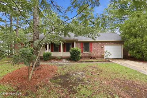 924 E Winds Ln, Fayetteville, NC 28311