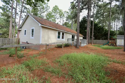 Exterior - 100 Sawmill Rd E, Pinehurst, NC 28374 photo 3 of 7