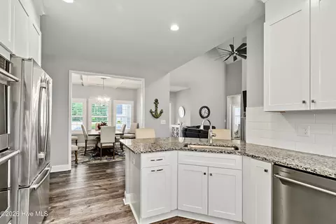 Kitchen - 107 Crystal Moon Way, Hampstead, NC 28443 photo 3 of 5