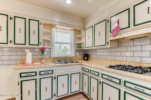 Kitchen - 2001 Battle Row, Augusta, GA 30904 photo 3 of 15