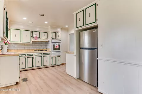 Kitchen - 2001 Battle Row, Augusta, GA 30904 photo 11 of 15