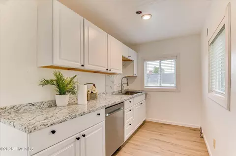 Kitchen - 2001 Battle Row, Augusta, GA 30904 photo 12 of 15