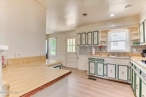Kitchen - 2001 Battle Row, Augusta, GA 30904 photo 2 of 15