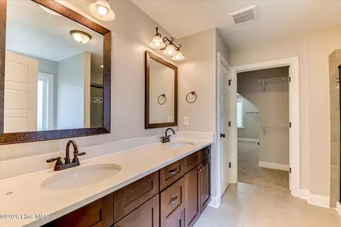 Bath - 220 Edenbridge Way, Evans, GA 30809 photo 2 of 6