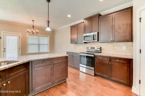 Kitchen - 220 Edenbridge Way, Evans, GA 30809 photo 4 of 5