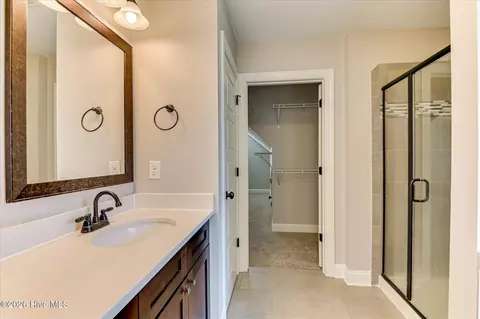 Bath - 220 Edenbridge Way, Evans, GA 30809 photo 3 of 6