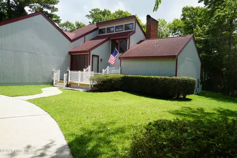 203 Sandpiper Dr, Newport, NC 28570