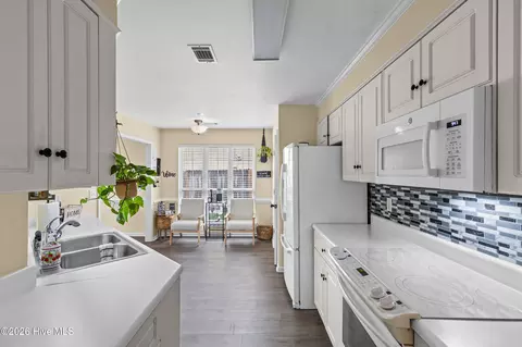 Kitchen - 4138 Eagle Nest Dr, Evans, GA 30809 photo 3 of 4