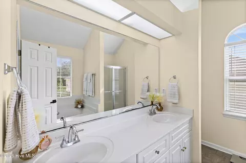 Bath - 4138 Eagle Nest Dr, Evans, GA 30809 photo 1 of 2
