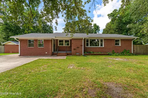 4111 Country Club Rd, Morehead City, NC 28557