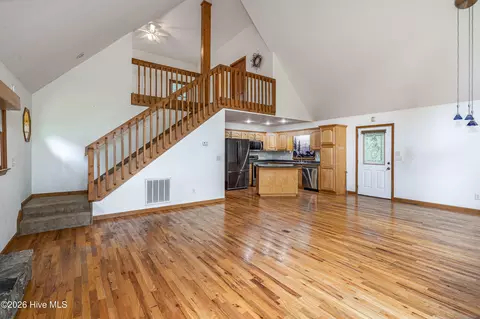 Living - 62 Ellis Ln, Murphy, NC 28906 photo 6 of 9