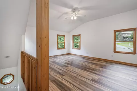 Living - 62 Ellis Ln, Murphy, NC 28906 photo 7 of 9
