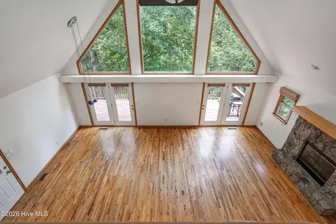 Living - 62 Ellis Ln, Murphy, NC 28906 photo 8 of 9