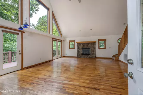 Living - 62 Ellis Ln, Murphy, NC 28906 photo 2 of 9