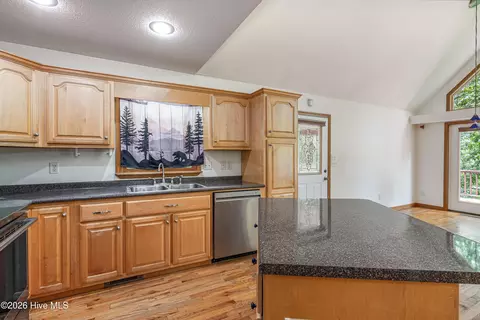 Kitchen - 62 Ellis Ln, Murphy, NC 28906 photo 2 of 3
