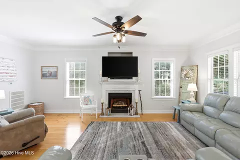 Living - 564 Royal Tern Dr, Hampstead, NC 28443 photo 1 of 1