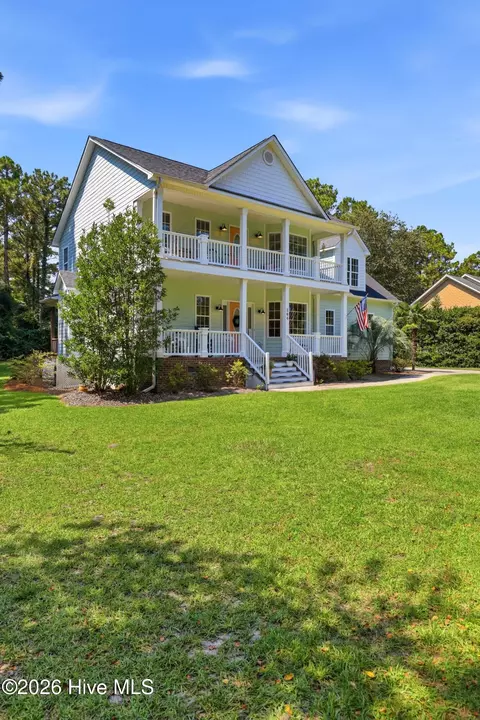 Exterior - 564 Royal Tern Dr, Hampstead, NC 28443 photo 4 of 19