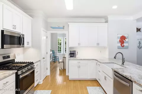 Kitchen - 564 Royal Tern Dr, Hampstead, NC 28443 photo 5 of 5