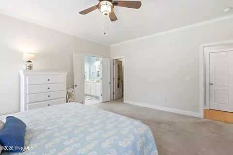 Bedroom - 564 Royal Tern Dr, Hampstead, NC 28443 photo 4 of 12