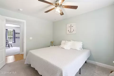 Bedroom - 564 Royal Tern Dr, Hampstead, NC 28443 photo 11 of 12