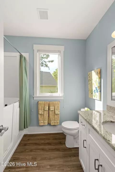 Bath - 121 Cypress Dr, Mccormick, SC 29835 photo 5 of 8