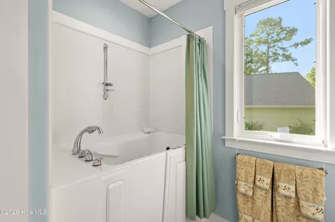 Bath - 121 Cypress Dr, Mccormick, SC 29835 photo 6 of 8