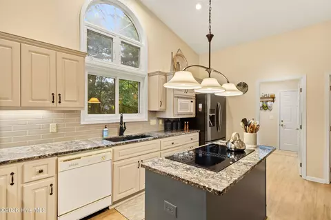 Kitchen - 305 Misty Cv, Mccormick, SC 29835 photo 2 of 6