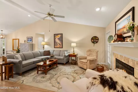 Living - 305 Misty Cv, Mccormick, SC 29835 photo 2 of 4