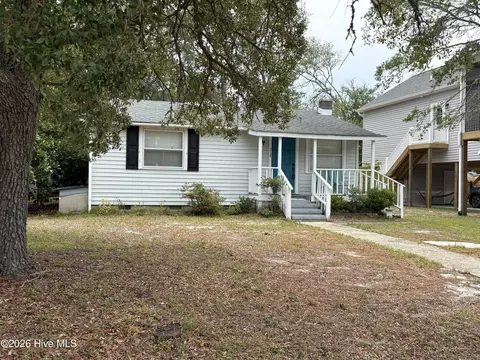 214 NE 64th St, Oak Island, NC 28465