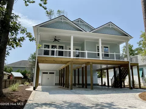 5605 E Yacht Dr, Oak Island, NC 28465