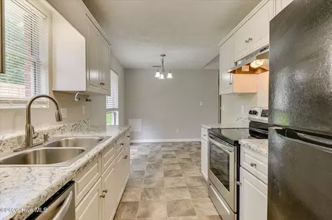 Kitchen - 3114 Ocean Dr, Augusta, GA 30909 photo 7 of 7