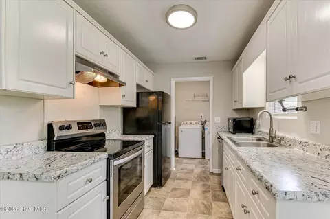 Kitchen - 3114 Ocean Dr, Augusta, GA 30909 photo 2 of 7