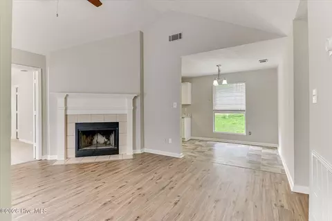 Living - 3114 Ocean Dr, Augusta, GA 30909 photo 1 of 4