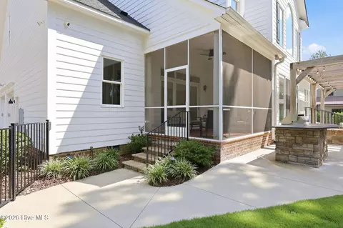 Exterior - 102 Chesterfield Dr, Pinehurst, NC 28374 photo 9 of 15
