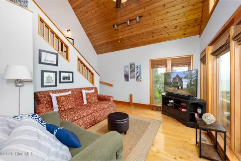Living - 103 Sir John White Ct, Kill Devil Hills, NC 27948 photo 2 of 4