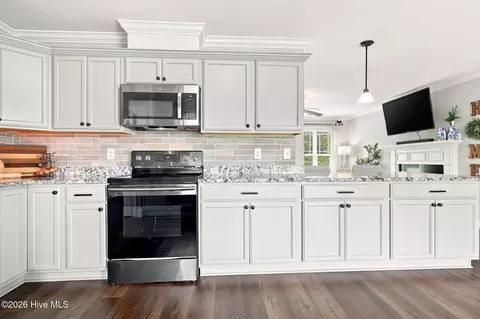 Kitchen - 2746 Madison Hardee Rd, Ayden, NC 28513 photo 4 of 4