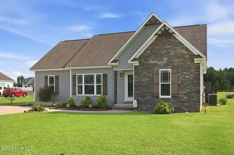 Exterior - 2746 Madison Hardee Rd, Ayden, NC 28513 photo 2 of 7