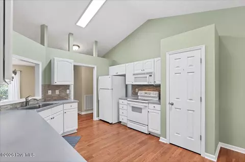 Kitchen - 3 Oak Tree Ln, Pinehurst, NC 28374 photo 2 of 5