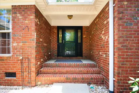 Exterior - 3 Oak Tree Ln, Pinehurst, NC 28374 photo 2 of 7