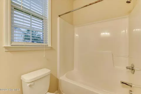 Bath - 1111 Hunters Cv, Evans, GA 30809 photo 2 of 4