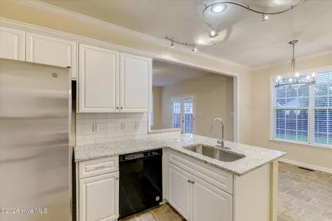 Kitchen - 1111 Hunters Cv, Evans, GA 30809 photo 4 of 5