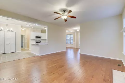 Living - 1111 Hunters Cv, Evans, GA 30809 photo 3 of 4