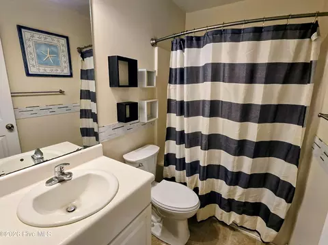 Bath - 147 Apache Trl, Havelock, NC 28532 photo 2 of 3